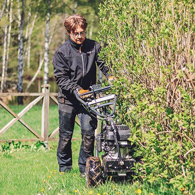 Montering av Husqvarna automowerslinga i trädgård