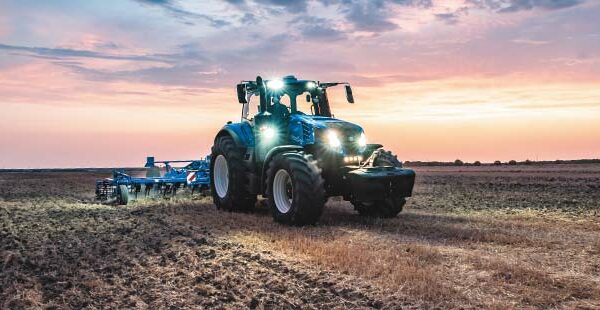 New Holland T8